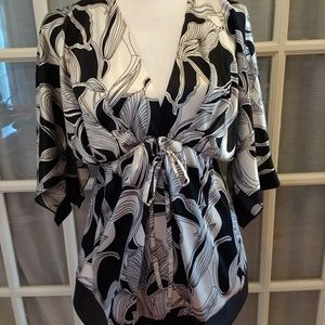 BCBG Max Azria Kimono Top Medium, flattering EUC